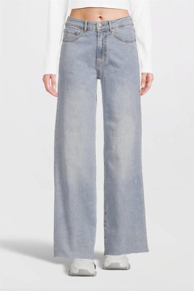 Catwalk Junkie/ loose fit