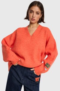 Alix/ v-neck