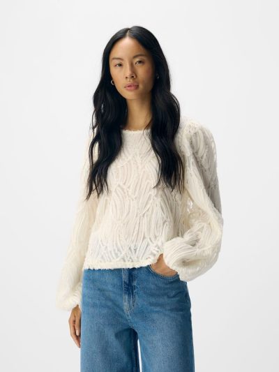 Object/ lucie o neck